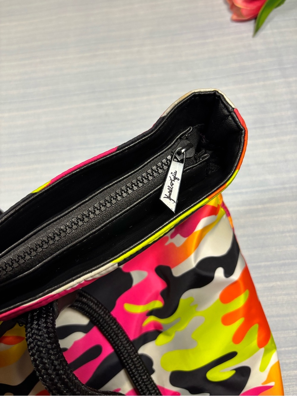 Neon Camouflage Tote Bag with Black Rope Handles pre-owned - Picture 11 of 16